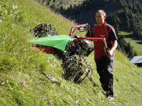 Rapid Rex mit Messerbalken am Steilhang